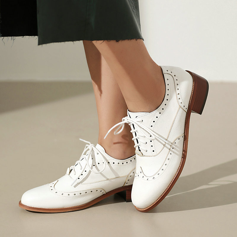 Oxford Lace Up Women - Damskie sznurowane oksfordki typu brogue na