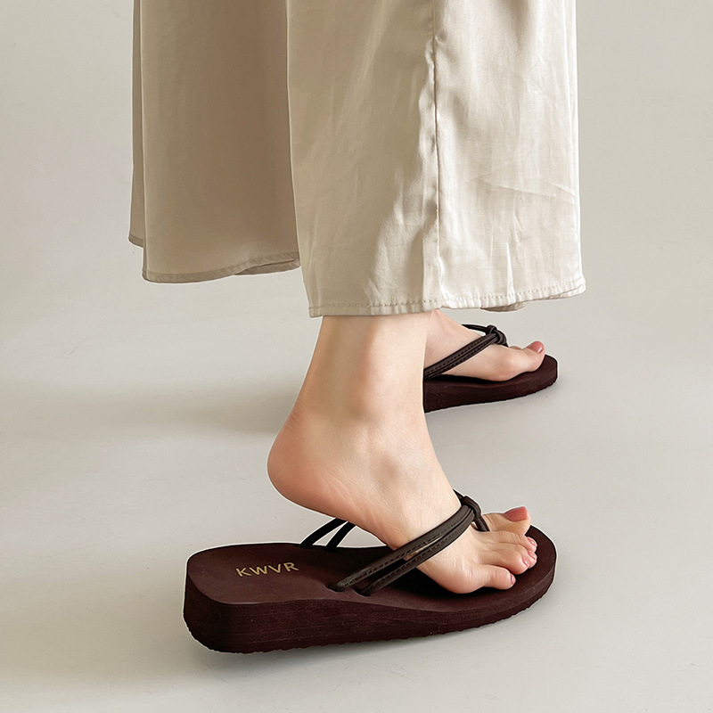 Women Shoes For Walking - Damskie brązowe klapki japonki letnie płaskie
